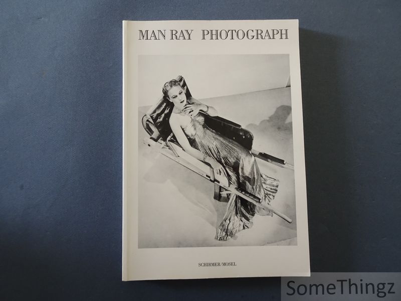 Cover van Man Ray Photograph. [German edition.]