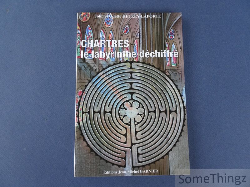 Cover van Chartres, le labyrinthe déchiffré.