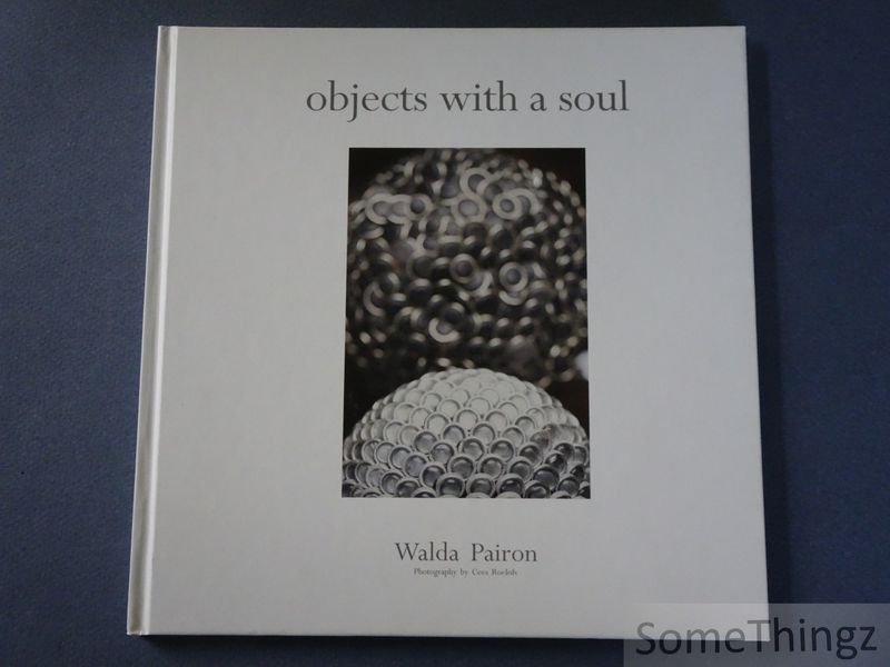 Cover van Objects with a soul.