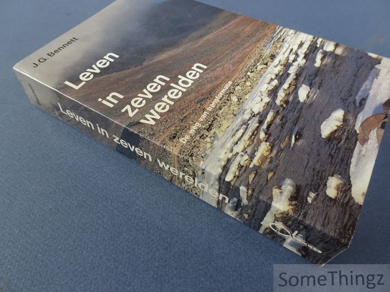 Cover van Leven in zeven werelden. De weg van transformatie.