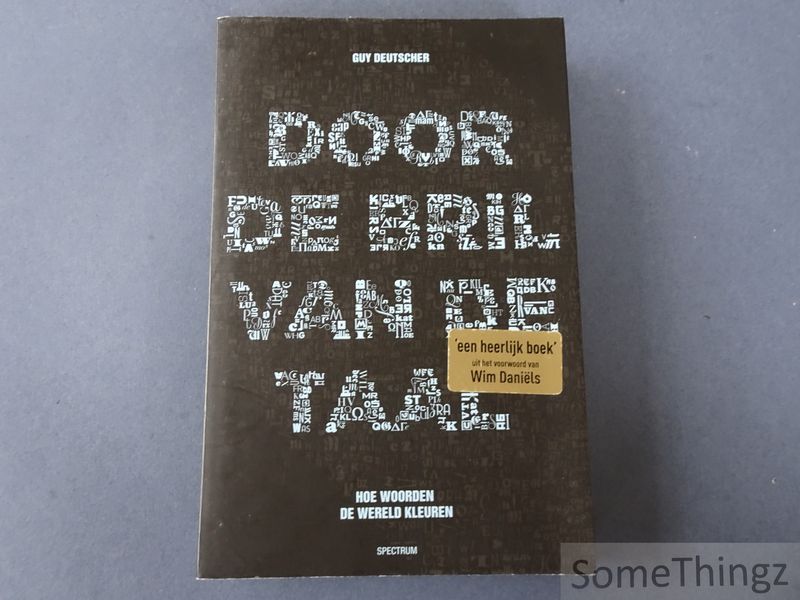 Cover van Door de bril van de taal. Hoe woorden de wereld kleuren.